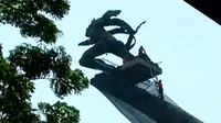 Patung Dirgantara Selesai Dibersihkan Senin Pekan Depan