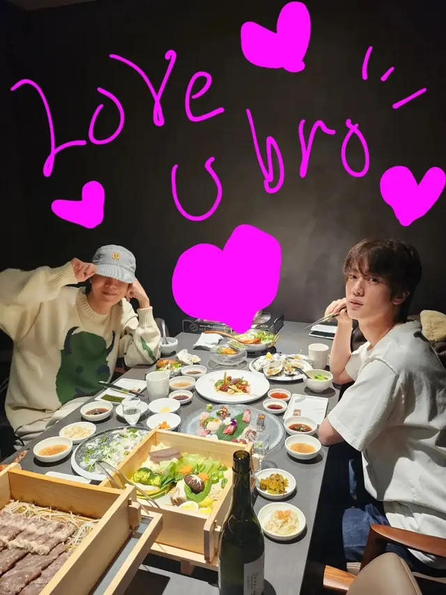J-Hope dan Jin BTS. (Instagram/ uarmyhope)
