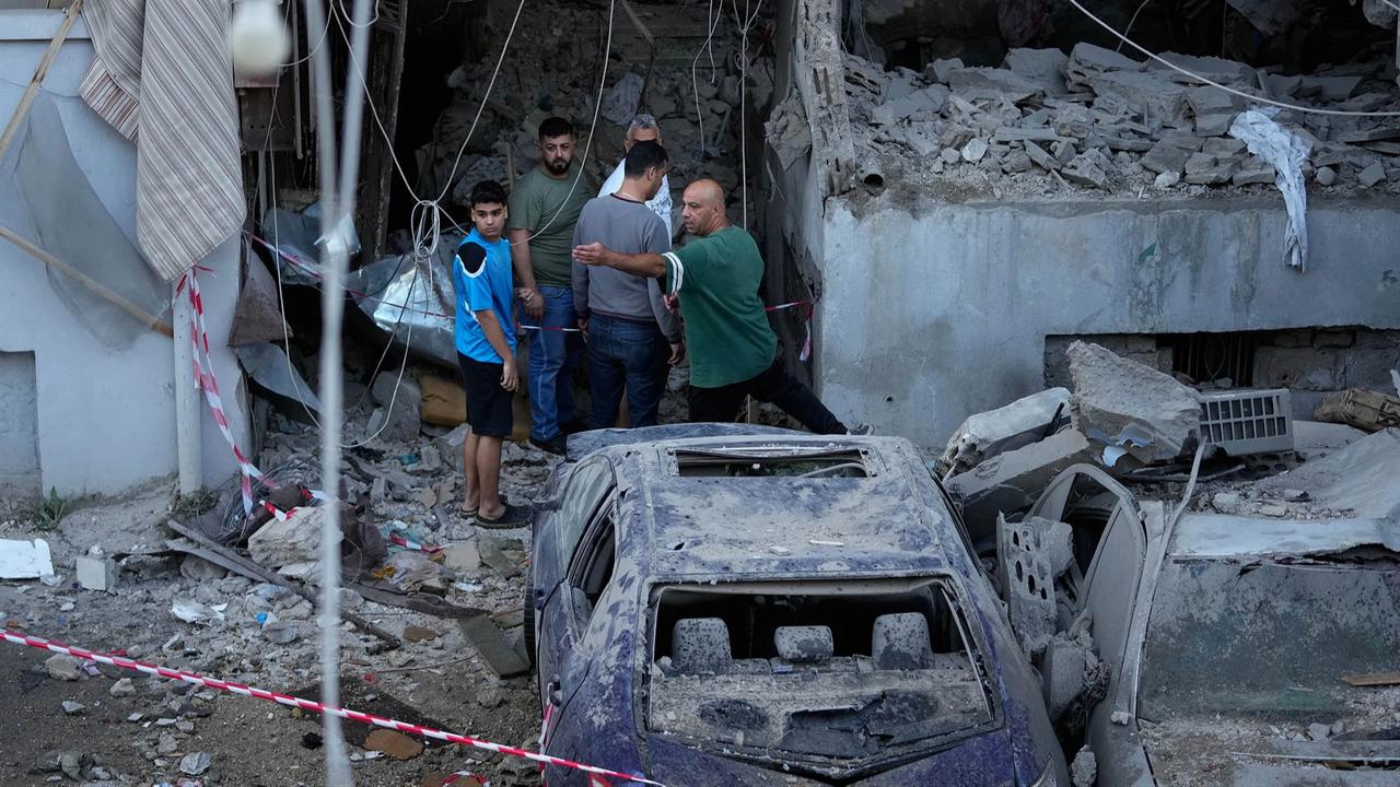 FOTO: Serangan di Lebanon Tewaskan Puluhan Warga dalam 24 Jam Terakhir