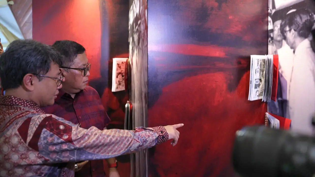 Sekretaris Jenderal DPP PDIP Hasto Kristiyanto hadir dalam pembukaan rangkaian Bulan Bung Karno 2026 di halaman Patung Multatuli Banten.