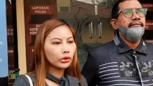 Siska Khair mantan pacar Kevin Hillers melapor balik ke Polres Bogor