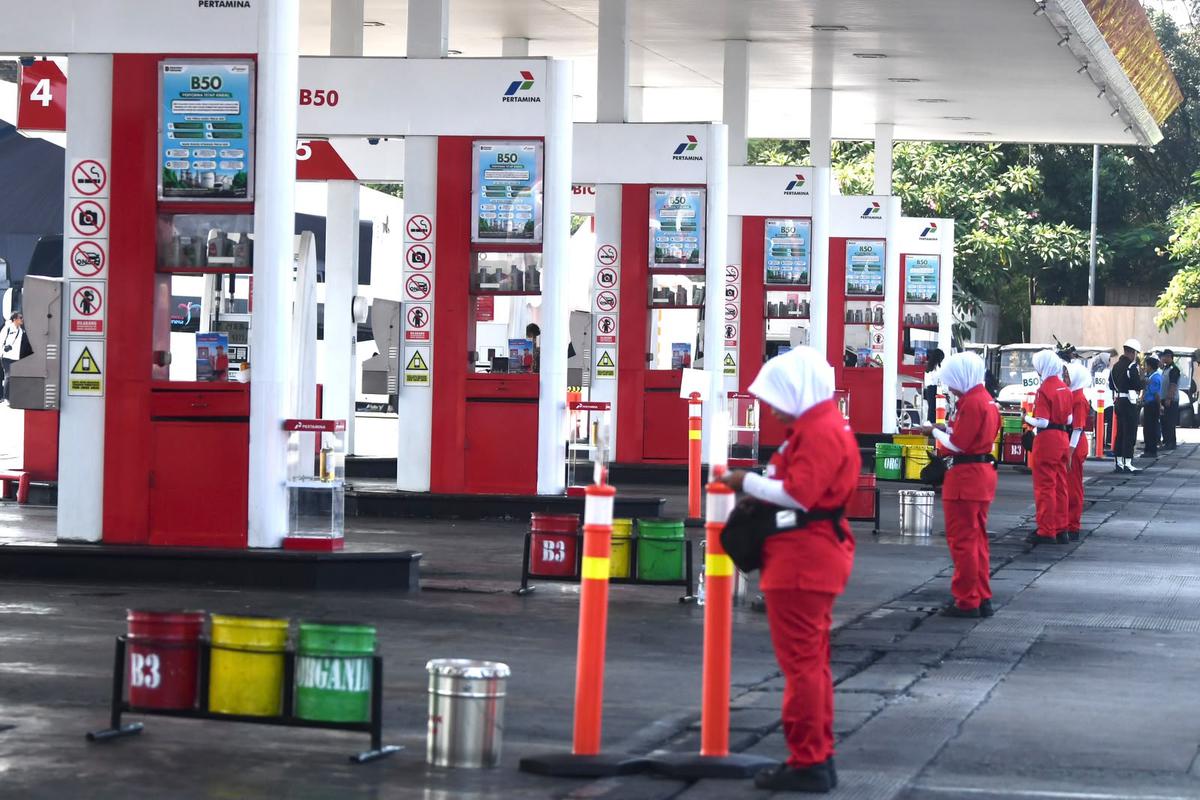 Stasiun Pengisian Bahan Bakar Umum (SPBU) yang dioperasikan PT Pertamina Patra Niaga menjalankan penugasan Mandatori Biodiesel B50 di Rest Area KM 57, Karawang, Jawa Barat. (Dok Pertamina)