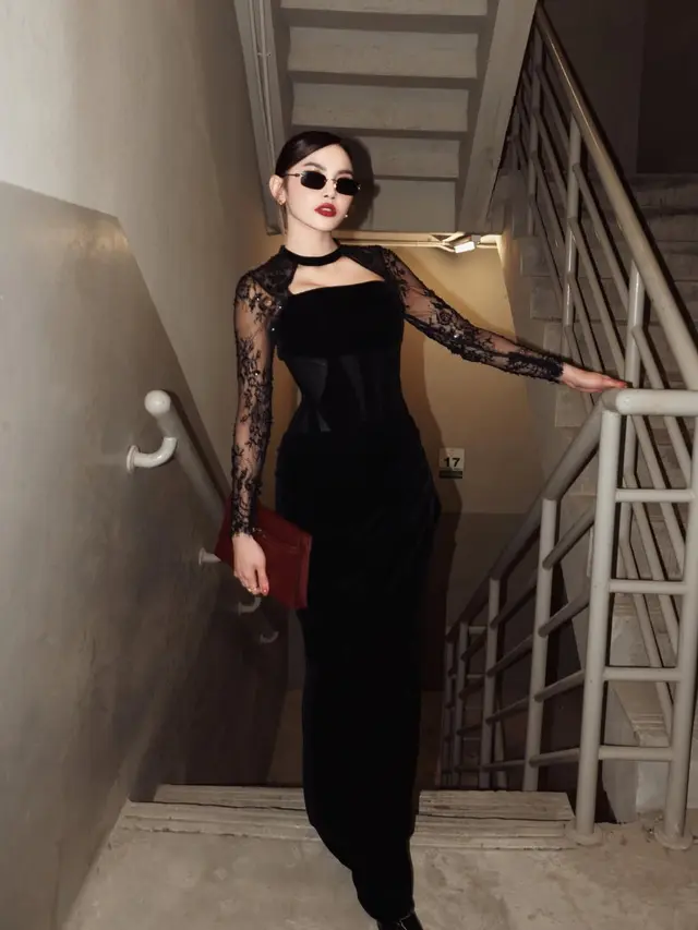 Slay dan Penuh Attitude, Gaya Mahalini Kondangan dalam Balutan Dress Hitam & Kacamata Hitam Ini Auto Jadi Sorotan