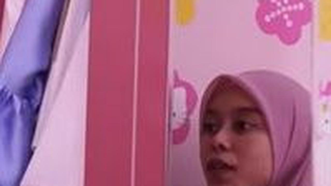 Koleksi Gaun Lesti