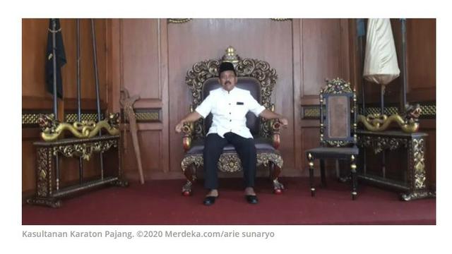 Raja Kasultanan Keraton Pajang bergelar Sultan Prabu Hadiwijaya Khalifatullah IV memiliki nama asli Suradi.