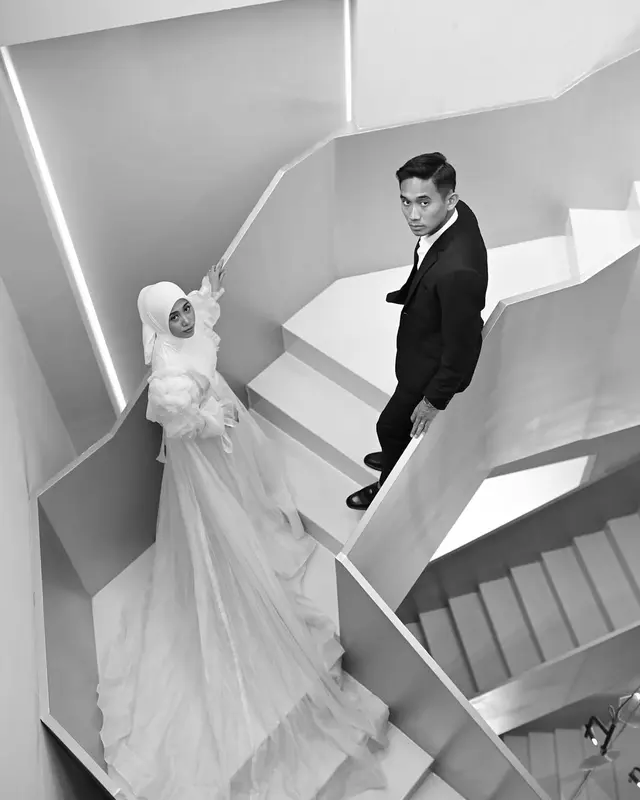 7 Potret prewedding pemain Timnas Rizky Ridho Sendy Aulia, konsepnya simpel