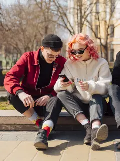 Di dunia kerja yang semakin beragam ini, baik dari generasi Millennial dan Gen Z mencoba untuk menemukan komunikasi yang efektif saat bekerja. Yuk, intip tipsnya! [Dok/