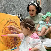 Nadine Chandrawinata main bareng anak. [Foto: Instagram/nadinelist]