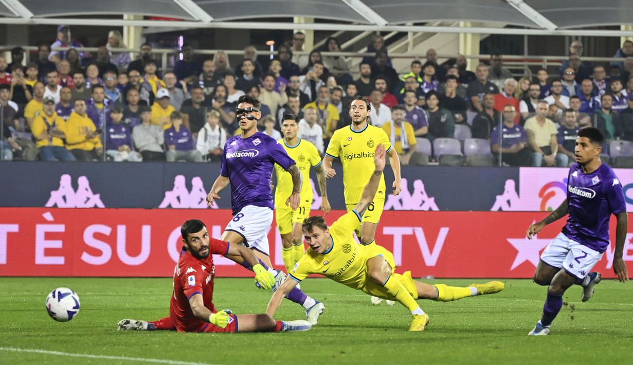 Laga berjalan sengit sejak awal. Kedua tim saling susul-menyusul angka dan berkahir dengan kemenangan dramatis 4-3 Inter Milan. (AP/LaPresse/Massimo Paolone)