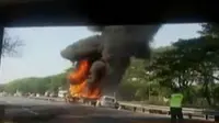 Segmen 1: Minibus Tabrak Truk Tangki hingga Waspada Obat Palsu