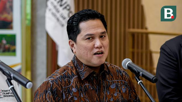 Menpora RI, Erick Thohir, memberikan keterangan setelah melakukan pertemuan membahas SEA Games 2027 di Kantor Kemenpora RI, Senayan, Jakarta Pusat, Jumat (20/02/2026). (Bola.com/Nur Iman Ali)