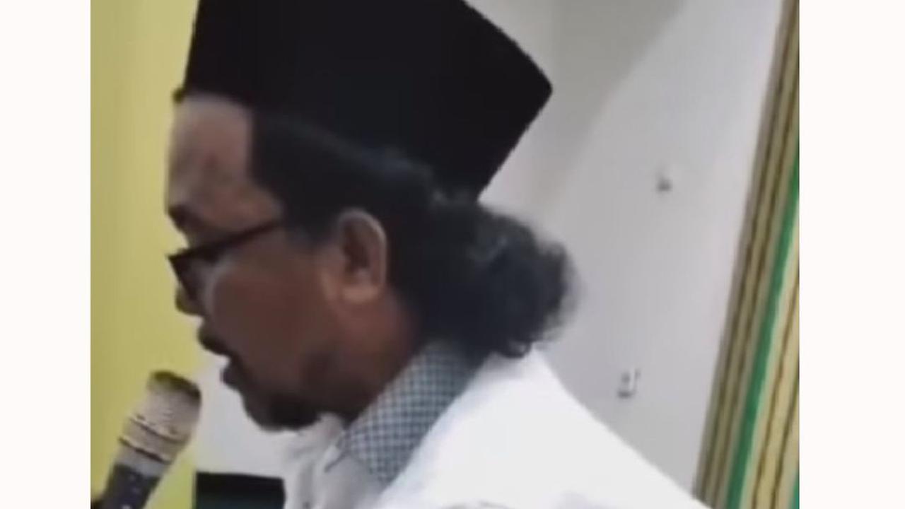 Mengenal Nyikep Madura, Tradisi Warga Selipkan Senjata Tajam di Balik Baju