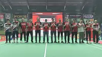 Momen peresmian Polytron Stadium di Universitas Diponegoro, Semarang, Senin (2/6/2025), turut dimeriahkan legenda bulutangkis Indonesia seperti Liliyana Natsir, Tontowi Ahmad, Ivana Lie, Sigit Budiarto, Hendrawan, Aryono Miranat, Hastomo Arbi, Lius Pongoh, Fung Permadi, dan Richard Mainaky. (Bola.com/Djarum Foundation)