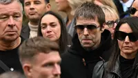 Vokalis Oasis, Liam Gallagher (2R), menghadiri pemakaman mendiang petinju Inggris, Ricky Hatton, di Katedral Manchester, barat laut Inggris pada 10 Oktober 2025. (Oli SCARFF/AFP)