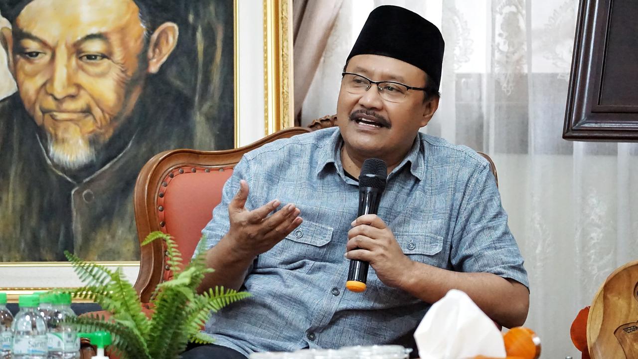 Mensos Depan Pemulung di Bantargebang: Kalau Anak-Anak Sekolah Sampai Lulus Kuliah, Presiden Berikutnya dari Sini