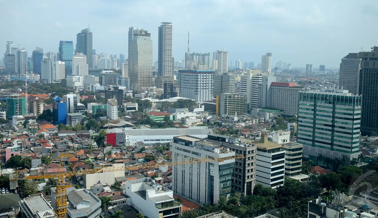 Suasana gedung bertingkat di kawasan Jakarta Pusat, Jumat (15/5/2015).  Perlambatan ekonomi Indonesia di triwulan I tahun 2015 sebesar 4,7 persen dinilai para pengamat ekonomi sangat mengkhawatirkan. (Liputan6.com/Faizal Fanani)