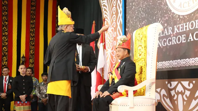Mendagri Tito Karnavian Dianugerahi Gelar “Petua Panglima Hukom” oleh Wali Nanggroe Aceh