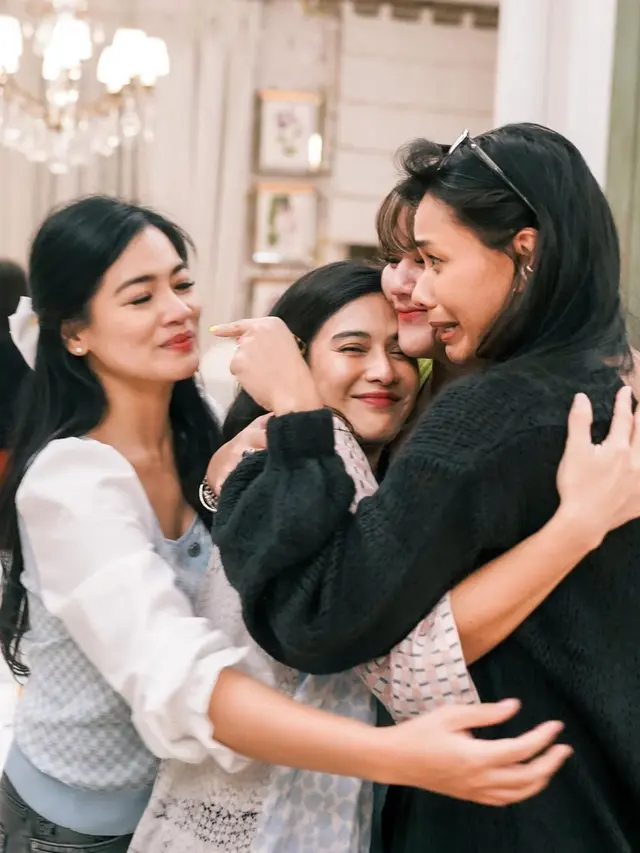 Dian Sastrowardoyo ultah bareng geng AADC (Instagram/titi_kamall)