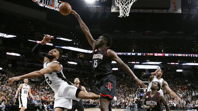 Pebasket Houston Rockets, Clint Capela