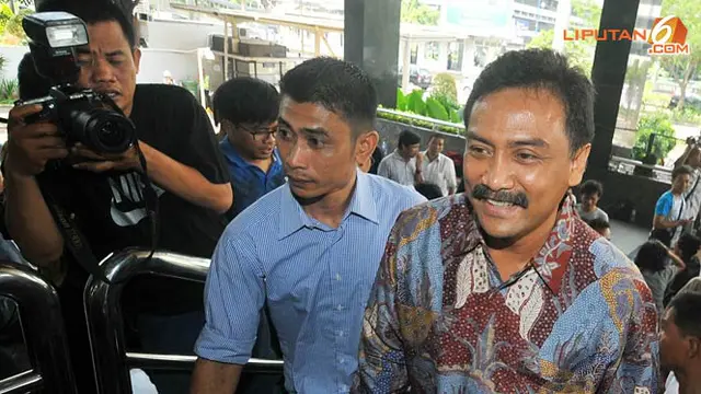 andi-mallarangeng-ditahan-3-131017b.jpg