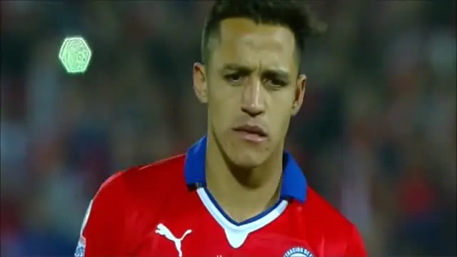 Alexis Sanchez yang menjadi penendang penalti terakhir Cile di Final Copa America 2015 melawan Argentina sukses menjalankan perannya dengan tendangan ala Panenka.