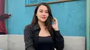 "Tapi aku tuh anaknya nggak suka bikin segala sesuatu jadi melow gitu. Jadi aku anaknya di bawa fun aja sebisa mungkin," ujar Aaliyah Massaid. (Instagram/aaliyah.massaid)