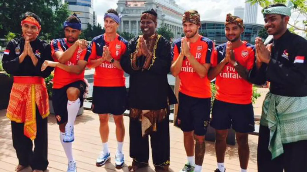 4 Pemain Arsenal usai belajar silat (101 Great Goals)