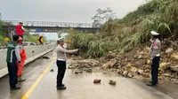 Longsor di Tol Bocimi KM 72, Arus Kendaraan ke Jakarta Dialihkan ke GT Cigombong