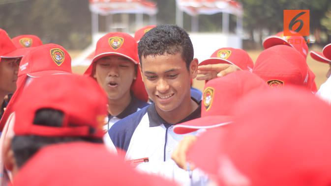 Nyanyian Selamat Ulang Tahun dari Calon Paskibraka Nasional 2019 Lainnya untuk Rangga yang Sedang Berulang Tahun (Liputan6.com/Aditya Eka Prawira)