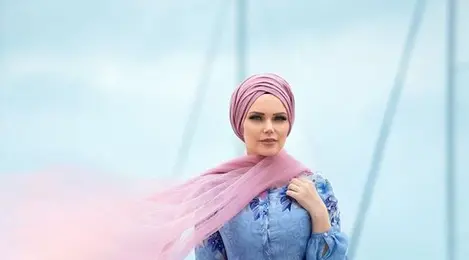Tampil Elegan Memakai Busana Long Dress Untuk Cewek Berhijab Fashion Fimela Com