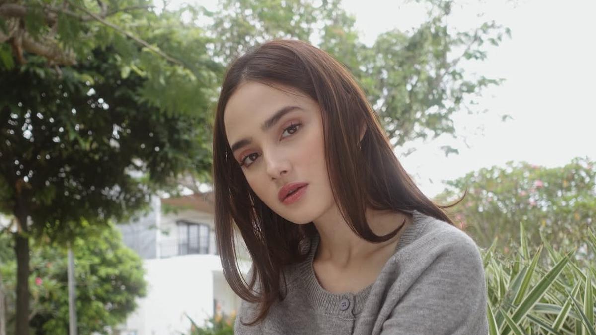 Potret OOTD Syifa Hadju Kenakan Brand Lokal dengan Look Feminine hingga Kasual