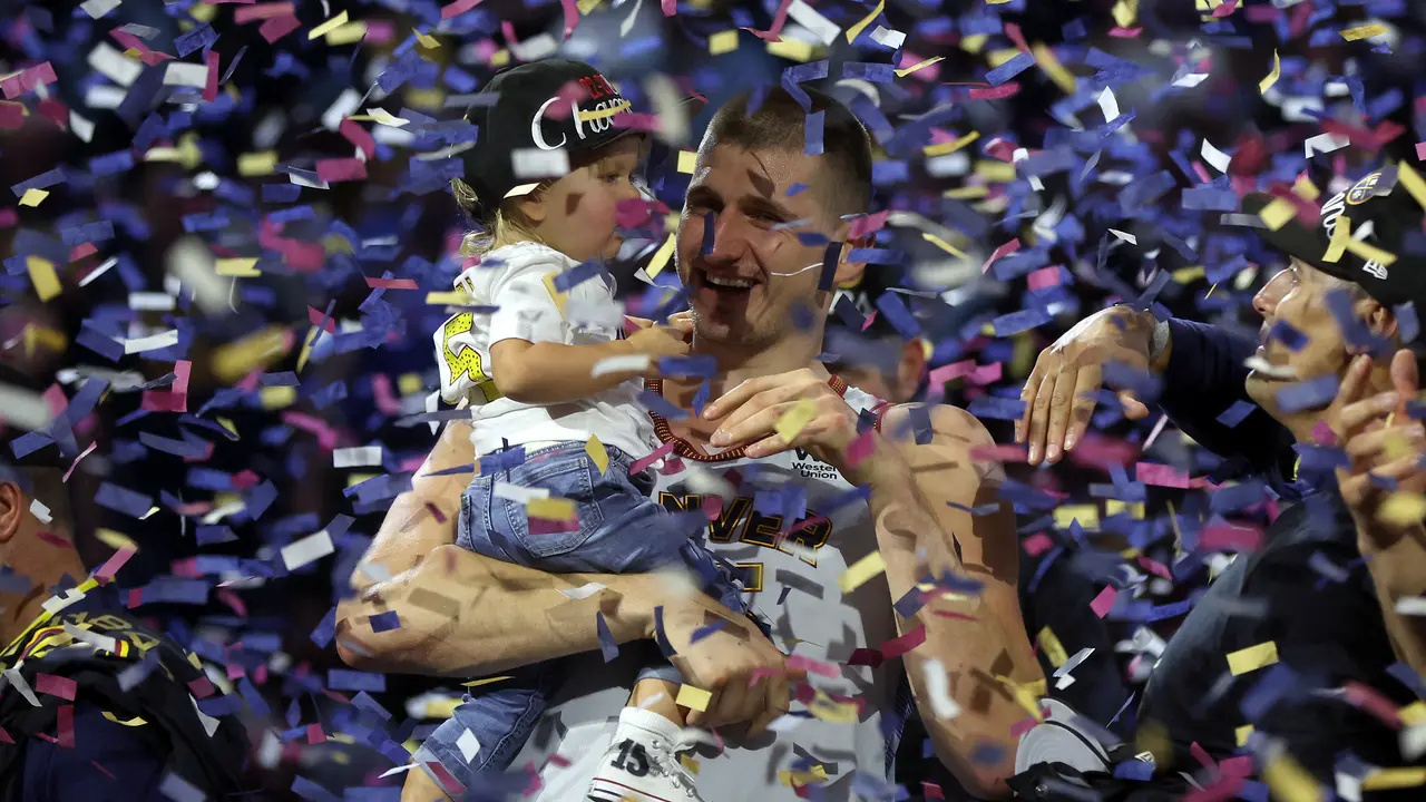 Nikola Jokic membawa Denver Nuggets menjuarai NBA 2022/2023.