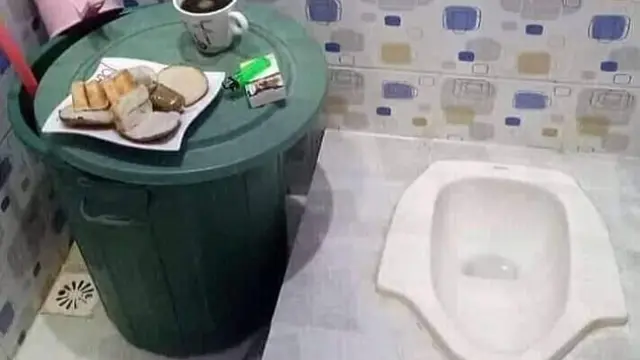 6 Kelakuan Nyeleneh saat di Kamar Mandi, Bikin Geleng Kepala