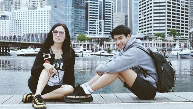 Iis Dahlia (Foto: Instagram)