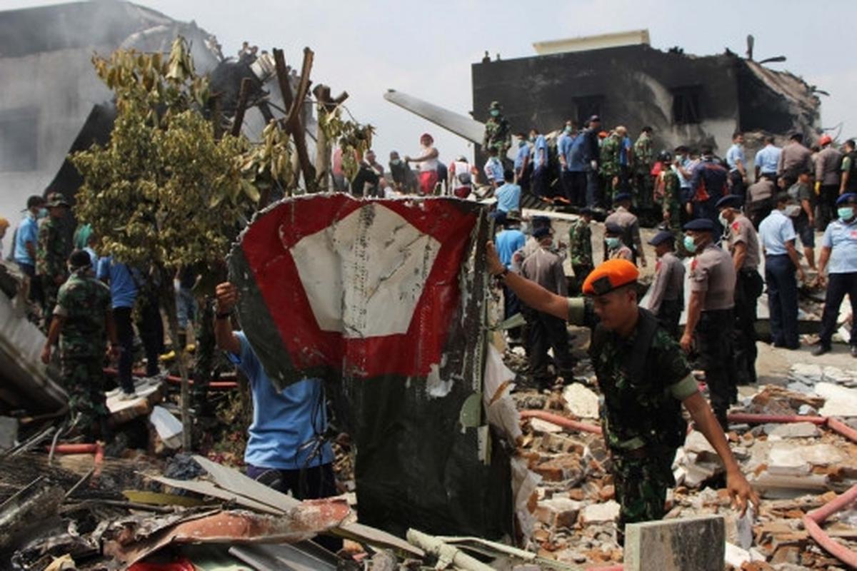 Suasana pencarian korban kecelakaan Hercules C-130