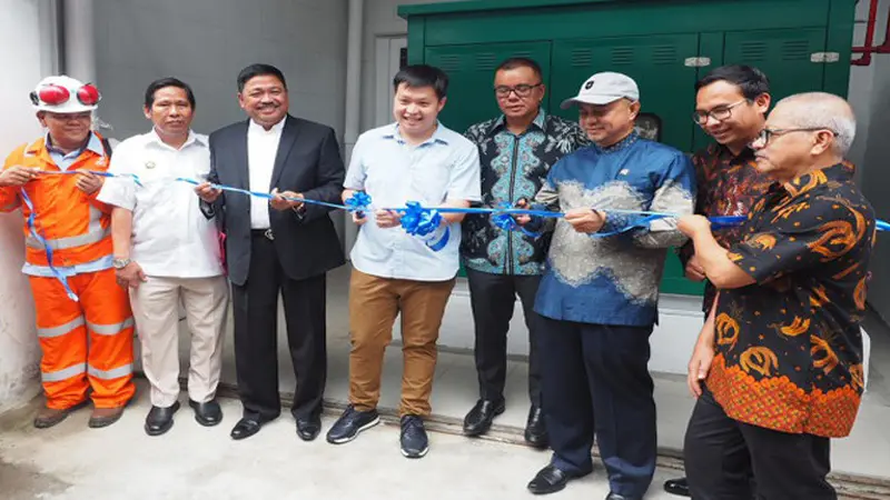 Wakil Ketua Komisi VII DPR RI Tamsil Linrung bersama Tim Kunjungan Kerja Komisi VII DPR RI meninjau penyaluran gas perdana ke salah satu perusahaan makanan di Kota Medan, Sumatera Utara, Senin (30/4/2018).