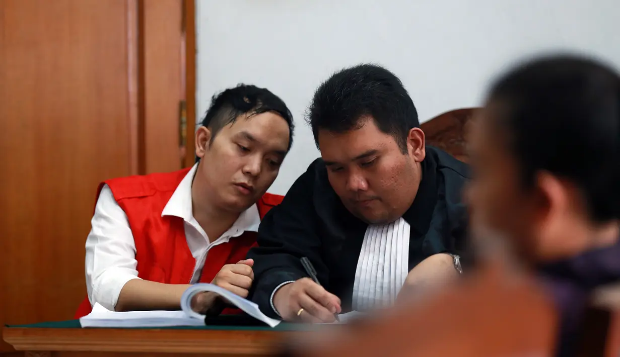 Hengki diduga  telah melakukan penggelapan atas uang arisan milik Ina Soviana alias Jeng Ana sebesar Rp 1,5 miliar. (Wimbarsana/Bintang.com)