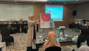 Pelatihan Membaca Nyaring di hadapan pustakawan, guru sekolah dan orang tua di Sumatera Utara, Selasa (7/5/2024). (Liputan6.com/ Dok Ist)