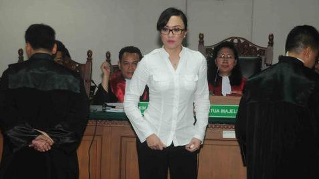 Angie tetap tenang dalam jumpa pers 10 menit