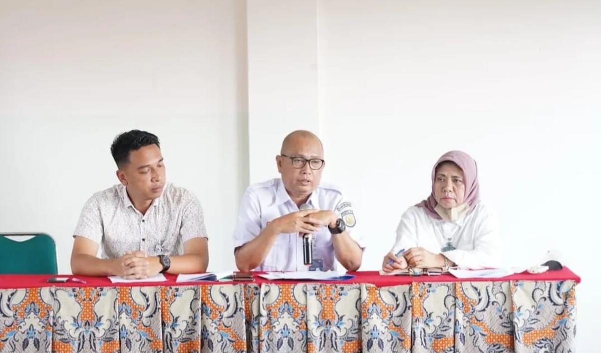 "KAI memberikan kesempatan kepada putra-putri terbaik bangsa untuk bergabung dan berkarier di KAI melalui rekrutmen ini,"