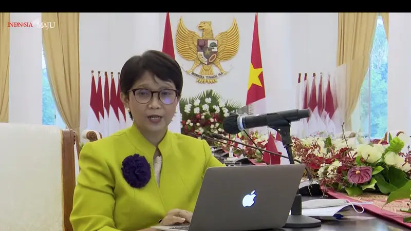 Menlu Retno Marsudi dalam press briefing dengan awak media menjelang pertemuan pemimpin ASEAN pada Sabtu (24/4/2021).