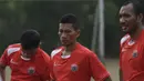 Ismed Sofyan akhirnya ikut bergabung latihan bersama skuat Persija jelang Piala Jenderal Sudirman di Lapangan National Youth Training Center, Sawangan, Depok, Jawa Barat, Senin (2/11/2015). (Bola.com/Vitalis Yogi Trisna)