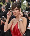 Bella Hadid tiba-tiba mendadak menjadi sorotan publik sejak tampil di Festival Film Cannes beberapa waktu lalu. (AFP/Bintang.com)