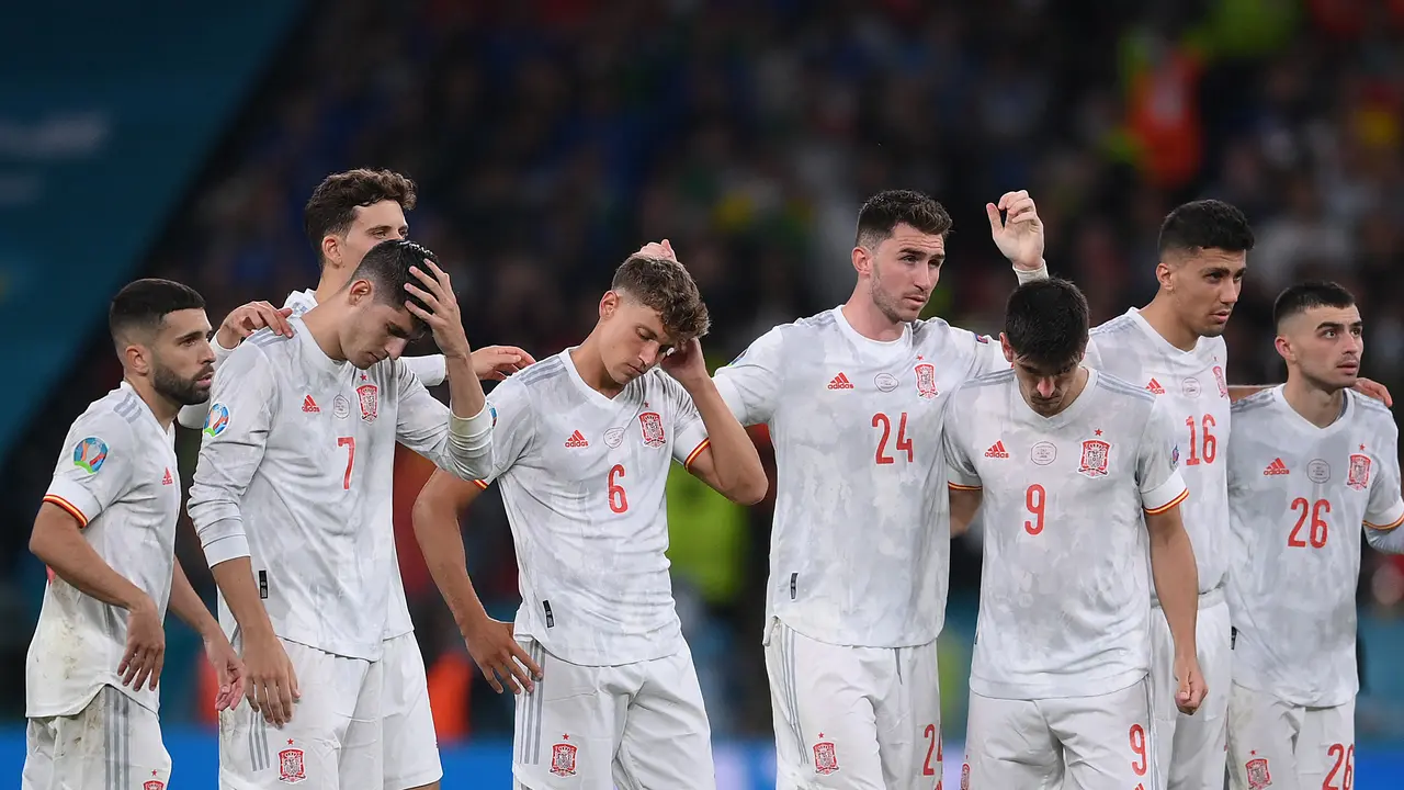 Ekspresi Pemain Spanyol Gagal ke Final Euro 2020