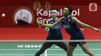 Pebulutangkis ganda putra Indonesia, Fajar Alfian/Muhammad Rian Ardianto saat melawan Satwiksairaj Rankireddy/Chirag Shetty dari India dalam pertandingan babak Perempatfinal Indonesia Open 2023 di Istora Senayan, Jakarta, Jumat (16/6/2023).(Liputan6.com/Herman Zakharia)