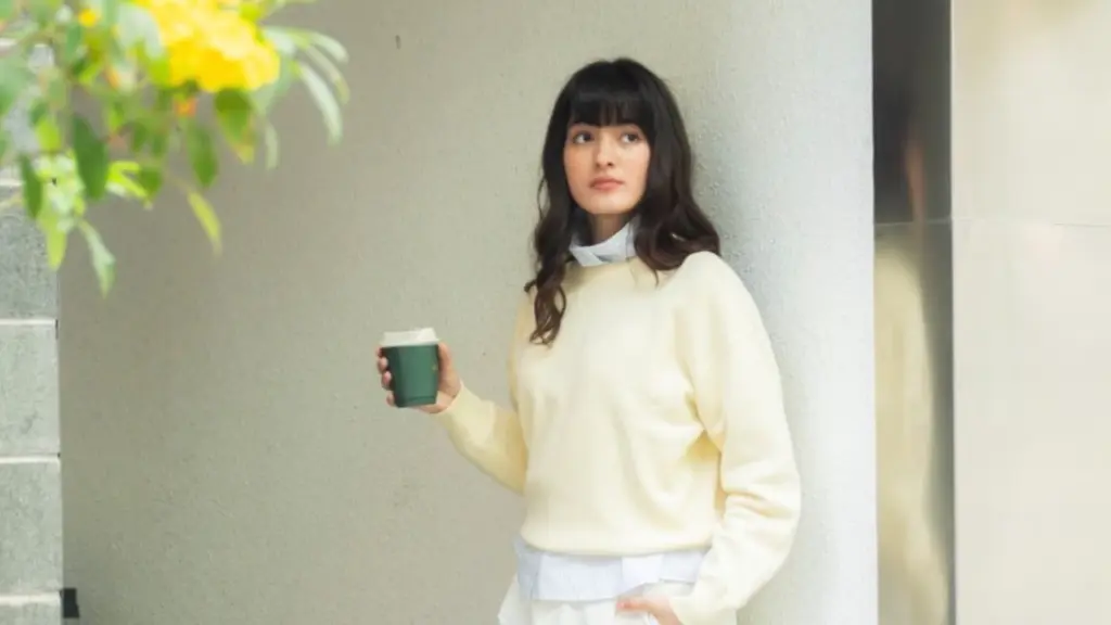 Look Mawar Eva de Jongh. (Foto/Dok: UNIQLO Indonesia)