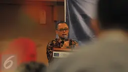 Rektor UIN Syarif Hidayatullah Jakarta, Dede Rosyada memberikan sambutan di acara peresmian Pesantren For Peace (PFP), Jakarta, Selasa (30/6/2015). Diharapkan PFP bisa meningkatkan kontribusi Islam yang moderat di Indonesia. (Liputan6.com/Herman Zakharia)