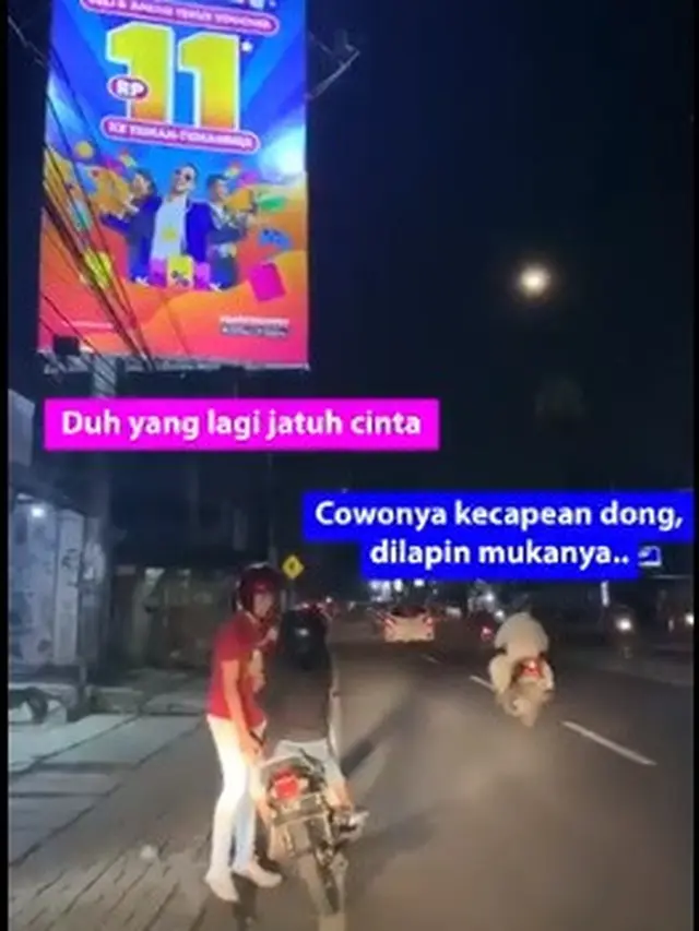 viral video sepasang kekasih dorong motor