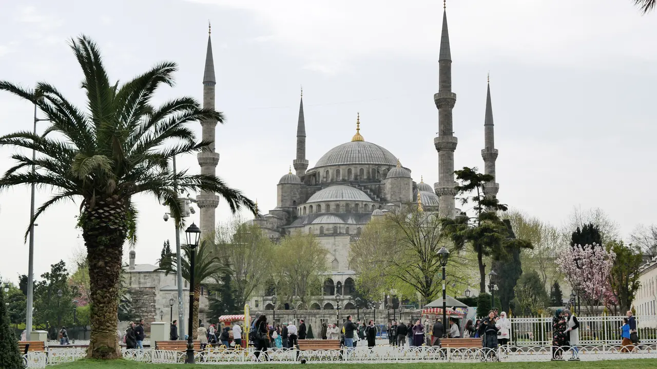 Punya Destinasi Terkenal Cappadocia, Ini Alasan Turki Ganti Nama Jadi Türkiye