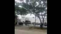 VIDEO: Detik-Detik Ratusan Tahanan Kabur dari Rutan Pekanbaru